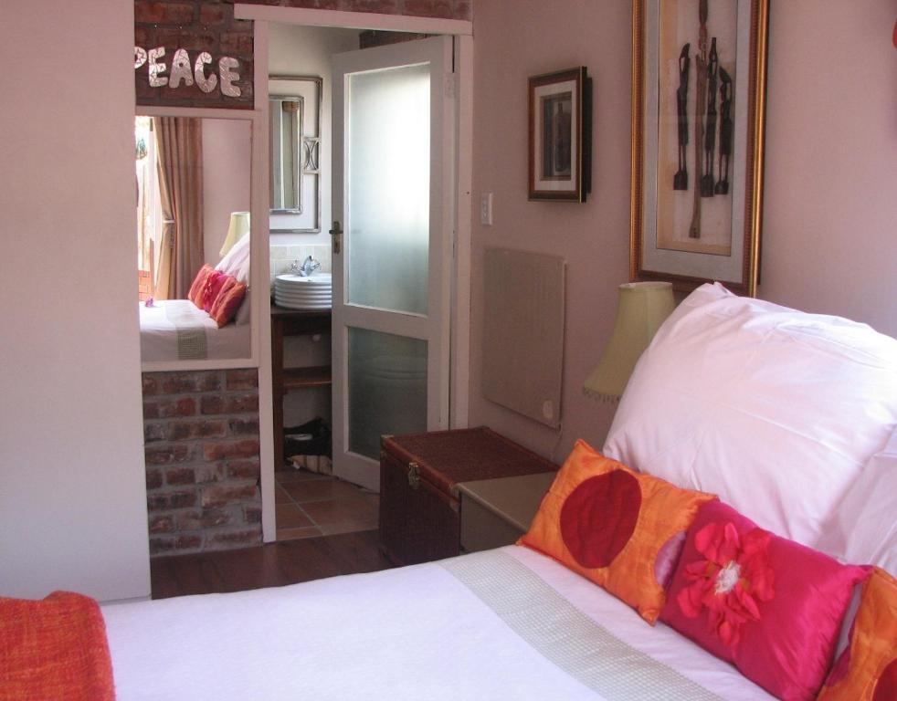 Constantia Lazy River Cape Town Room photo