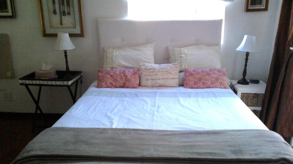 Constantia Lazy River Cape Town Room photo